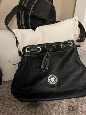 Harley-Davidson Black Leather Drawstring Bucket Shoulder Bag with Logo Patch